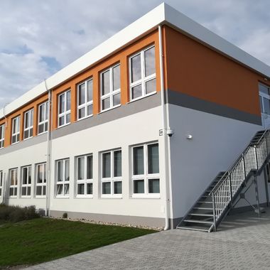 škola miloslavov modulárna stavba